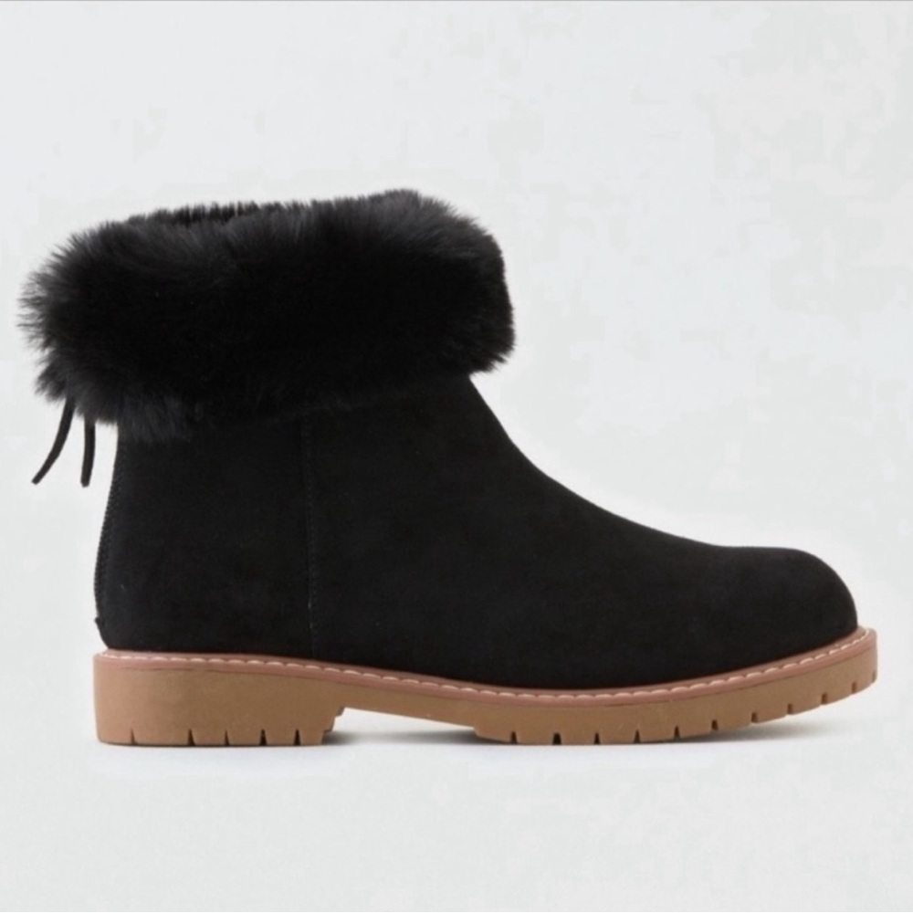 American Eagle Outfitter Black Fur Lined Ankle Zipper Booties Womens